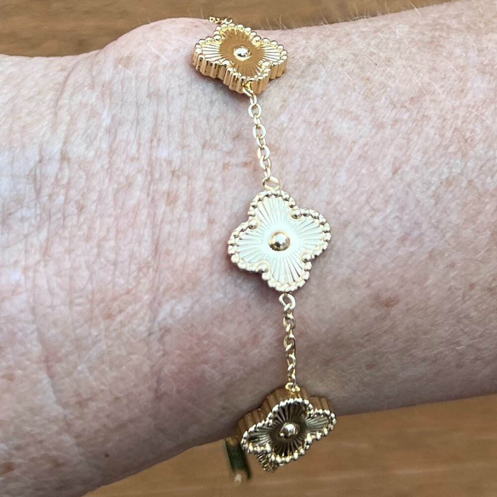 NEW Gold Floral Bracelet